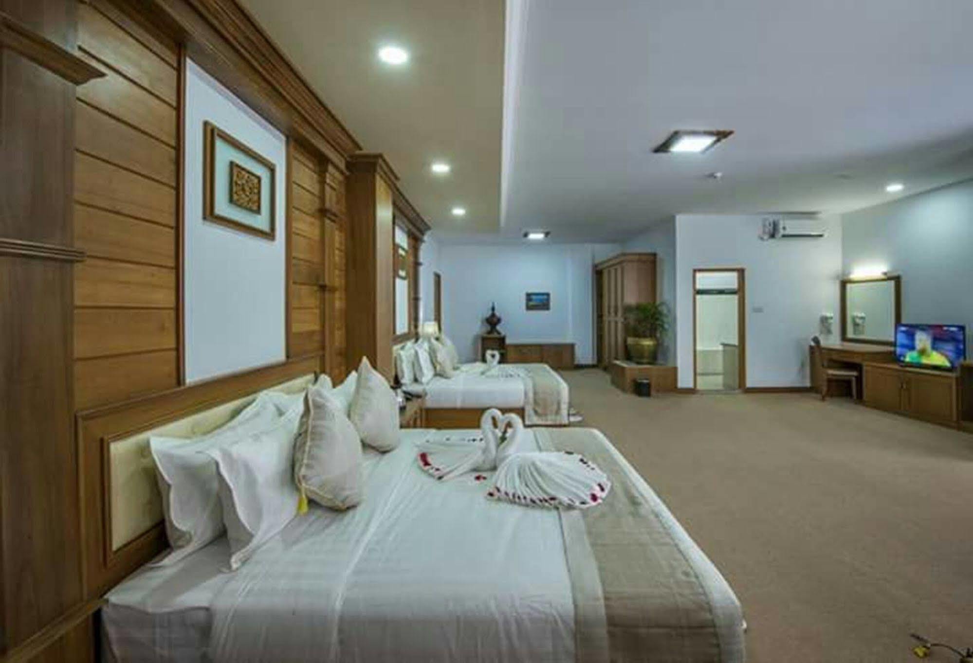 פי או לואה Hotel Shwe Nann Htike מראה חיצוני תמונה