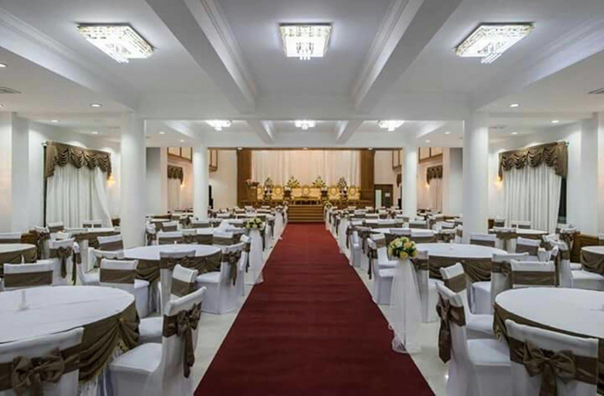 פי או לואה Hotel Shwe Nann Htike מראה חיצוני תמונה